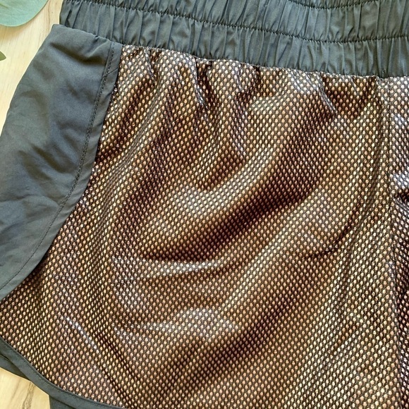 FABLETICS Demi Lavato Lita high waisted shorts - Picture 4 of 9
